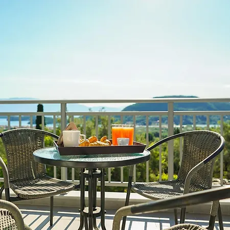 Abeli Nydri (Lefkada)